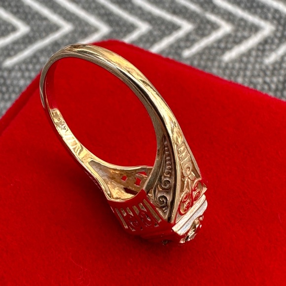 14k gold Filigree ring size 6 with 0.10 white Diamond - Picture 5 of 13